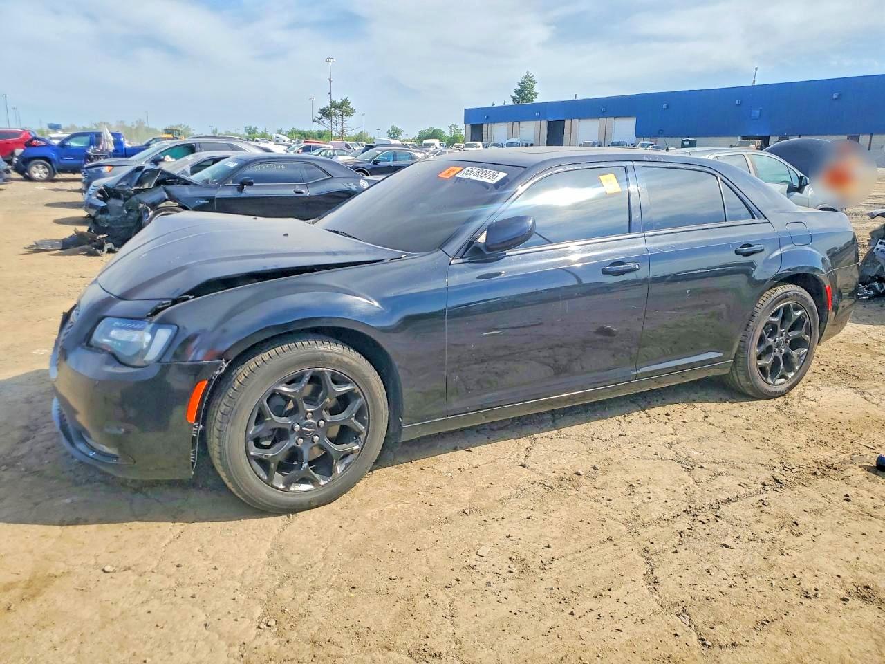Salvage Chrysler 300 Image