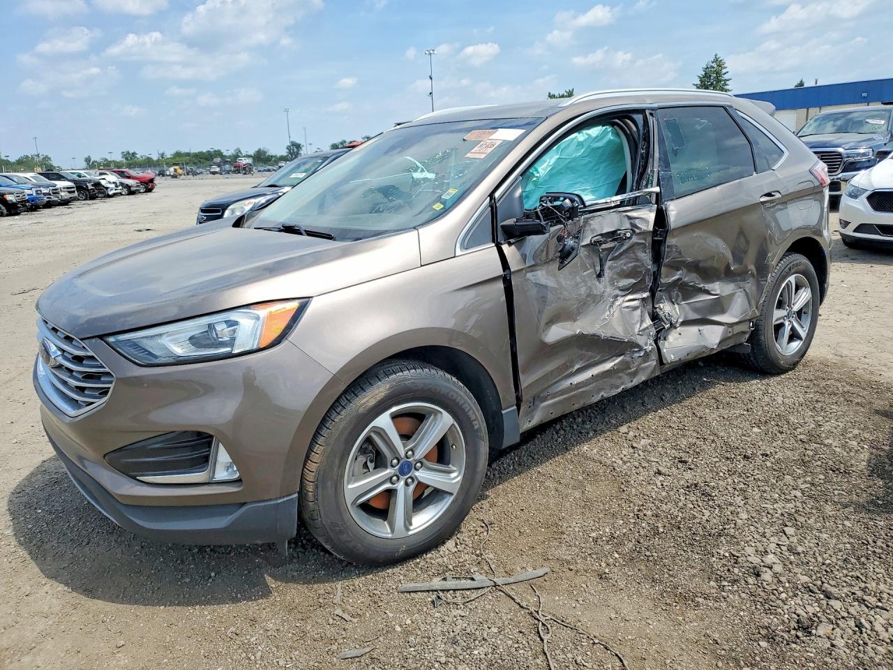 Salvage Ford Edge Image