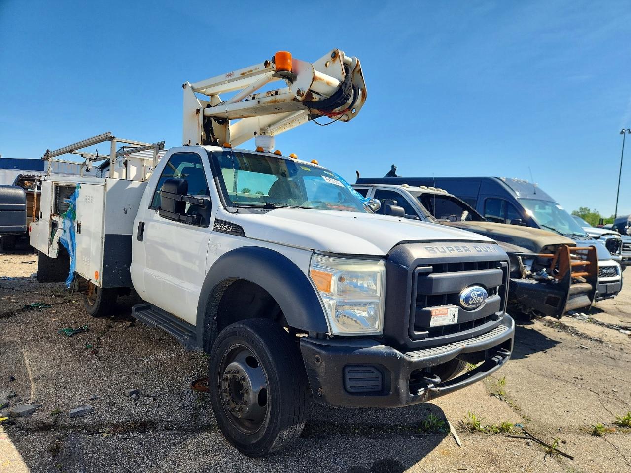 Salvage Ford F-450 Image