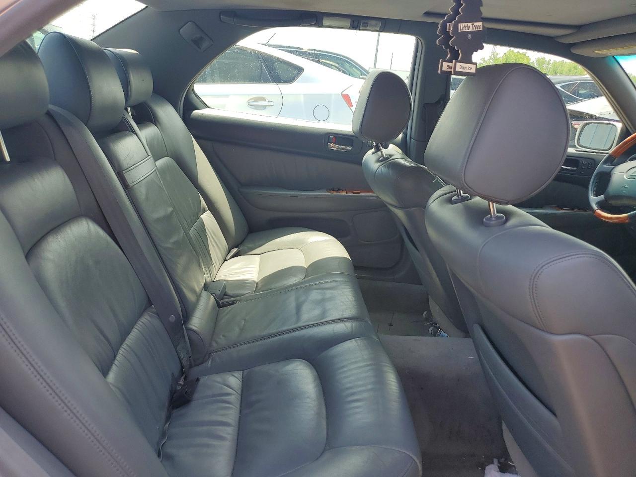 Lexus LS 400