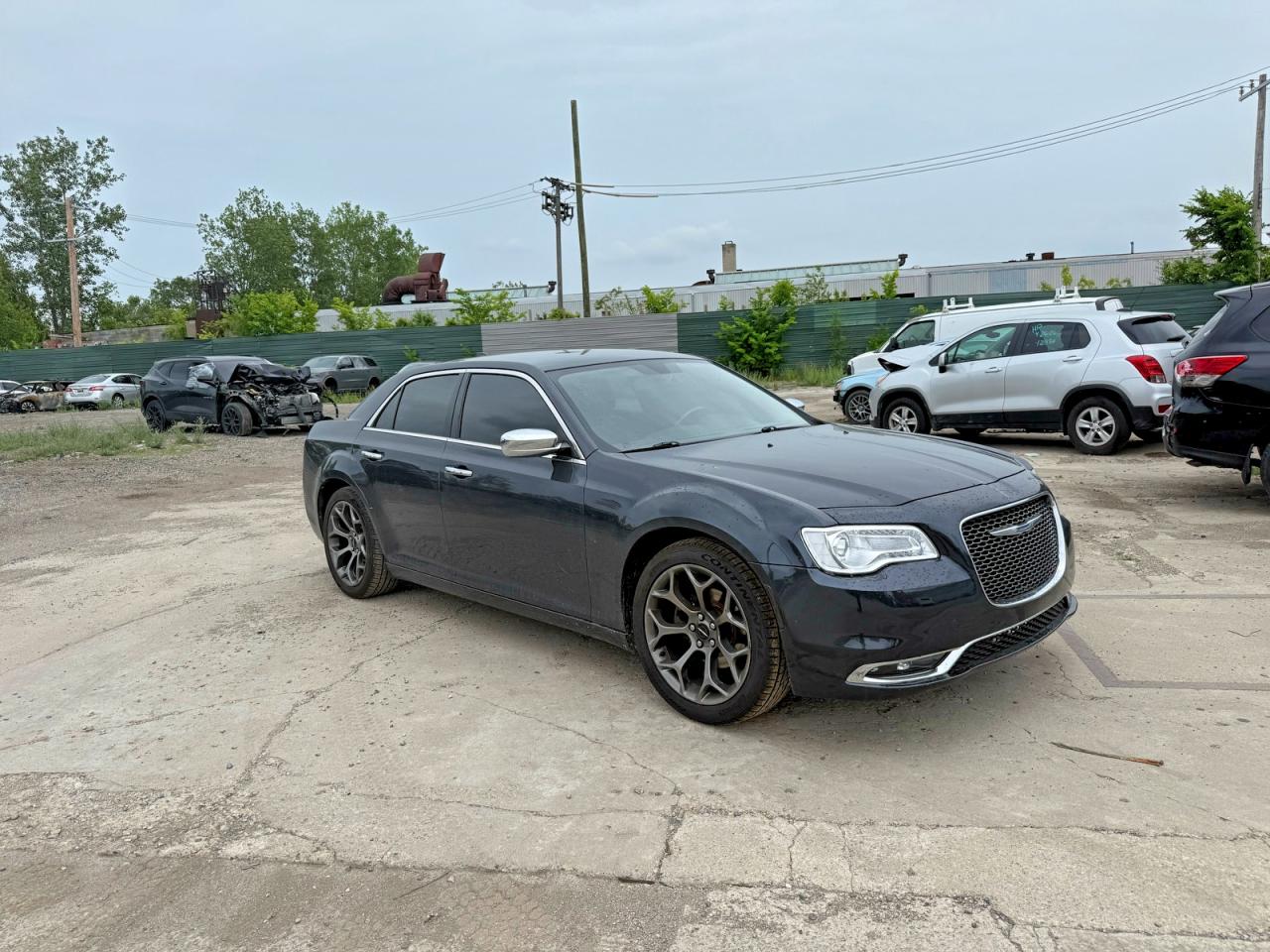 Salvage Chrysler 300 Image