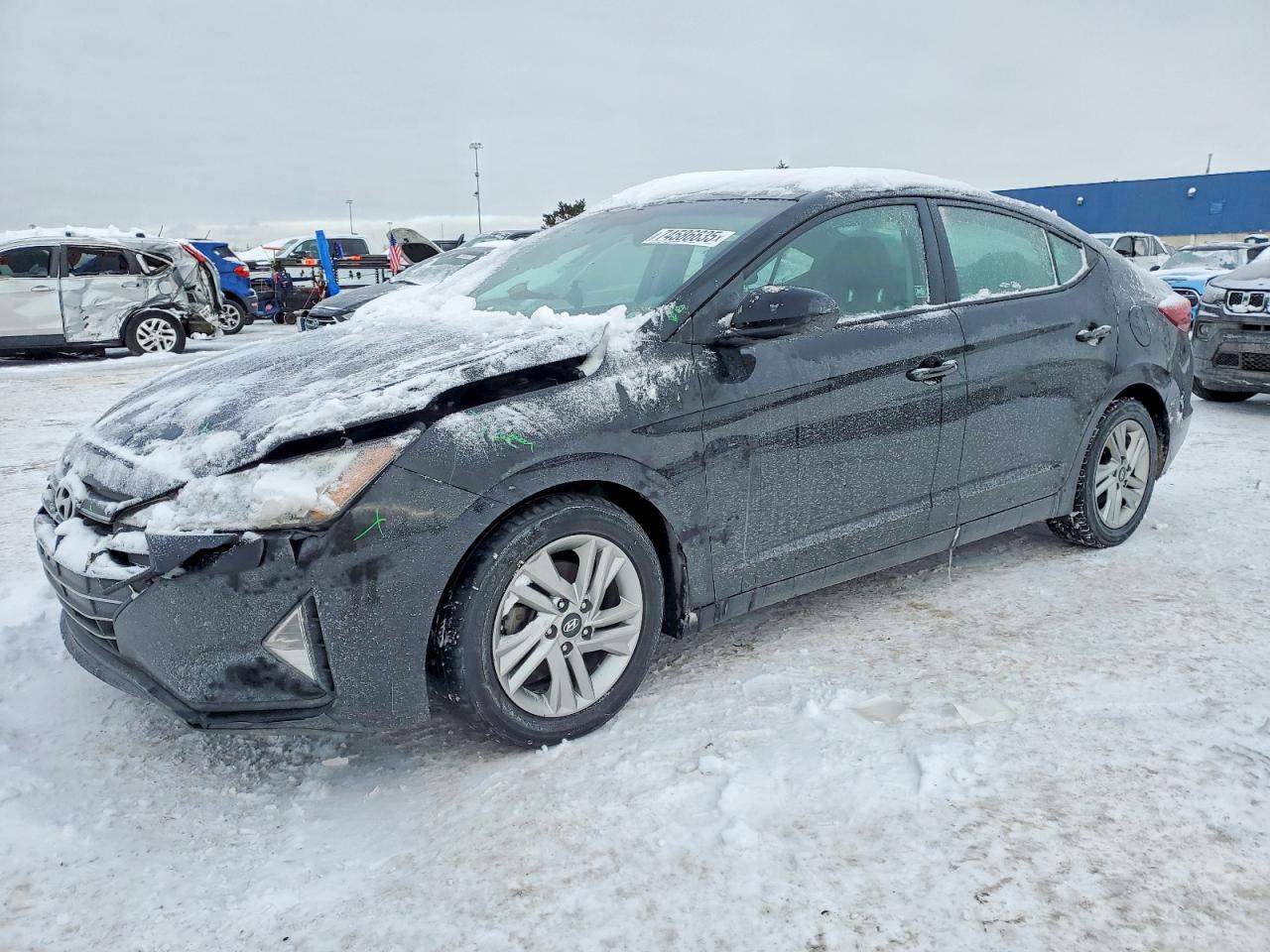 Salvage Hyundai ELANTRA Image
