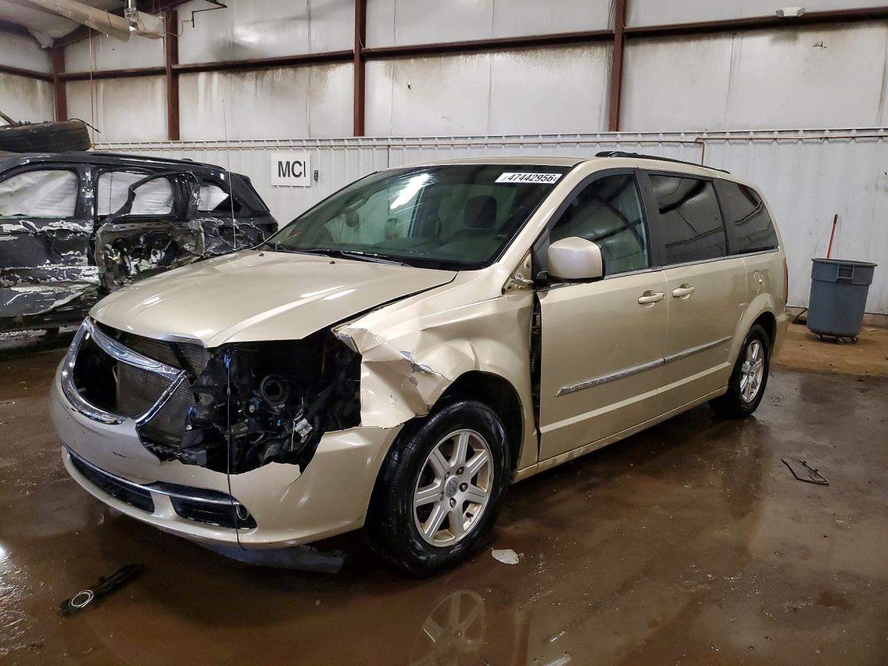 Salvage Chrysler Minivan Image