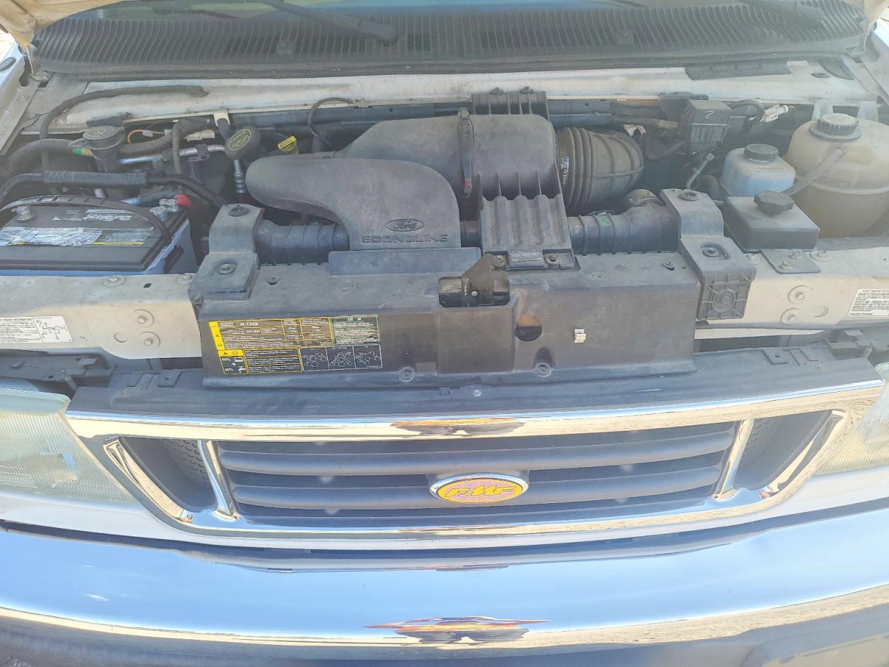 Ford Econoline E450 Super Duty Cutaway Van