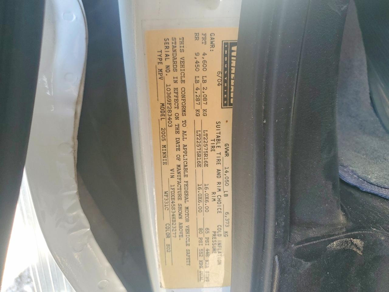 Ford Econoline E450 Super Duty Cutaway Van