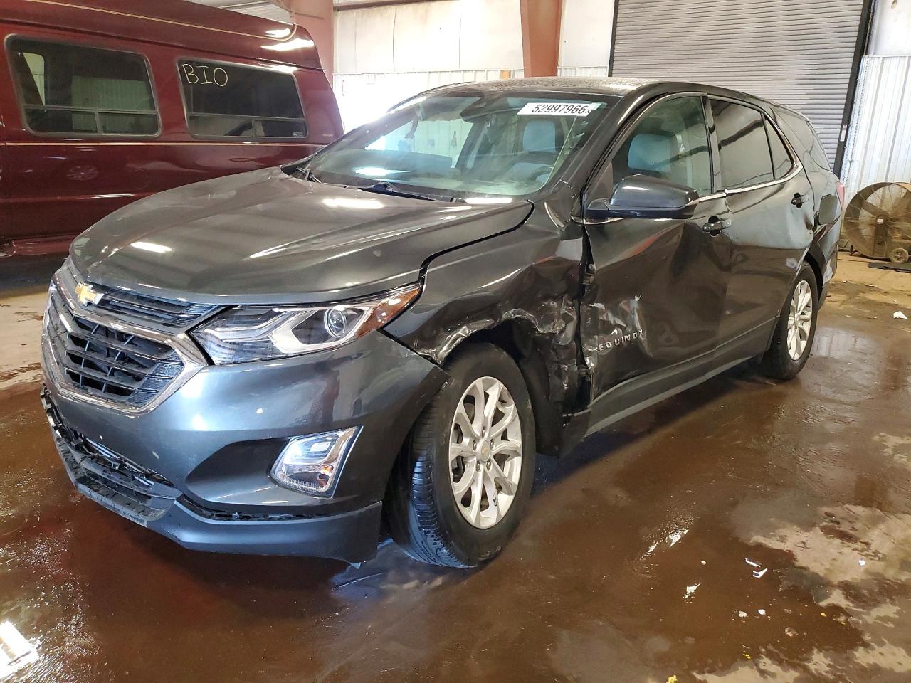 Salvage Chevrolet Equinox Image