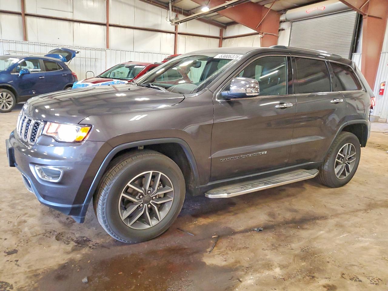 Salvage Jeep Cherokee Image
