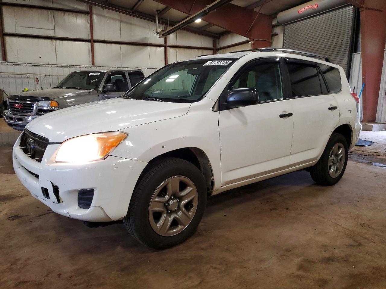 Salvage Toyota RAV4 Image