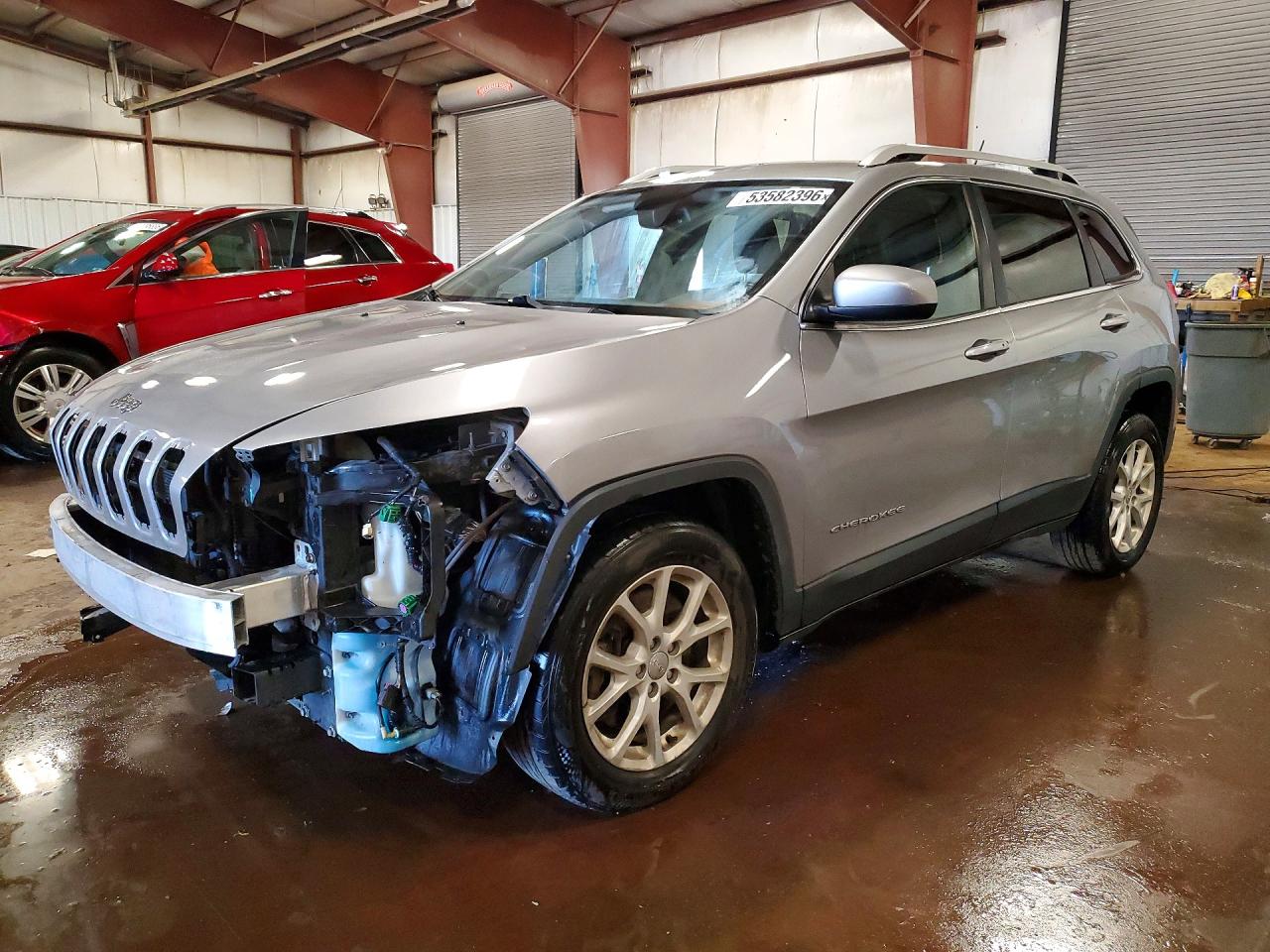 Salvage Jeep Cherokee Image