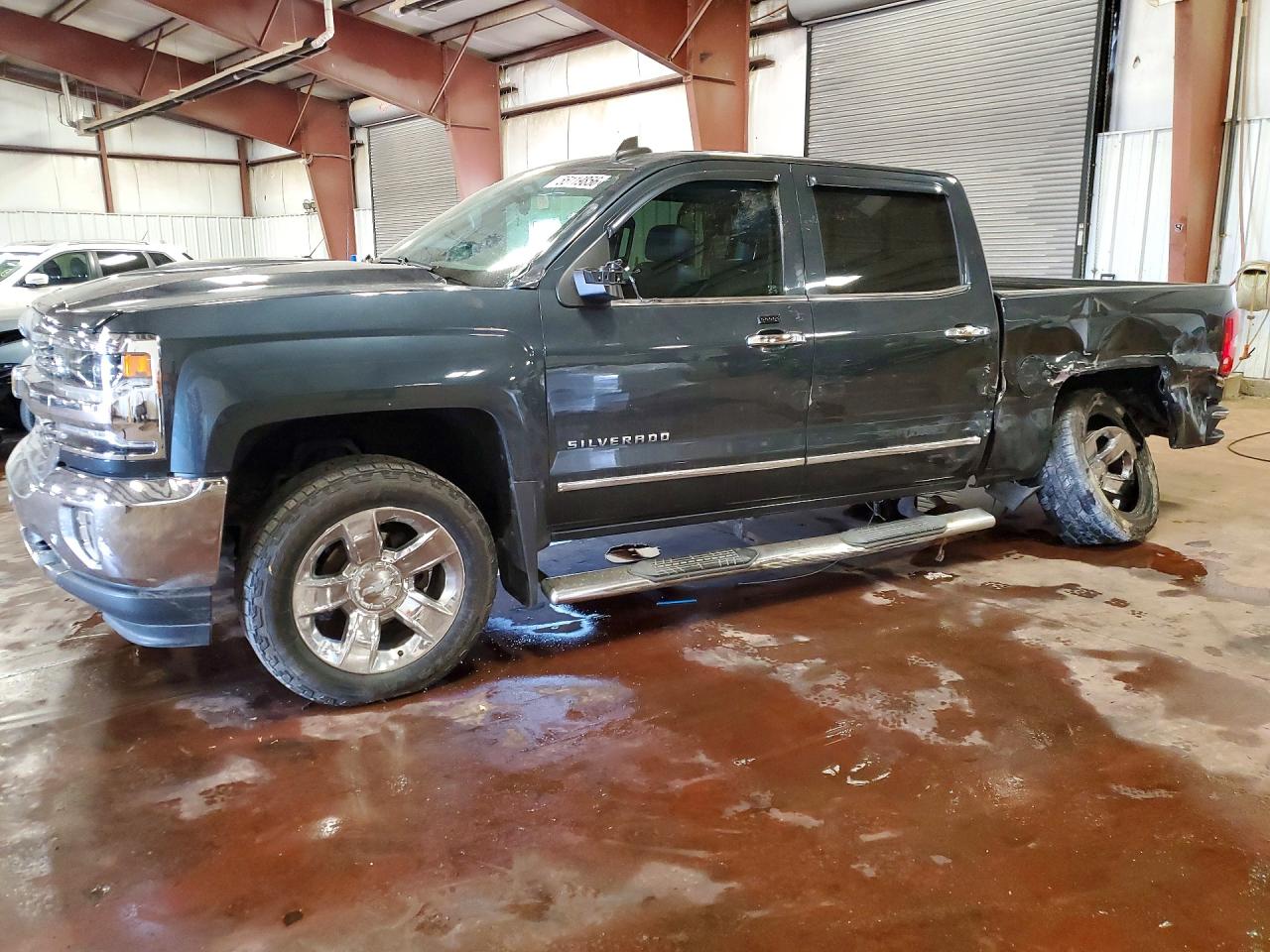 Salvage Chevrolet Silverado Image