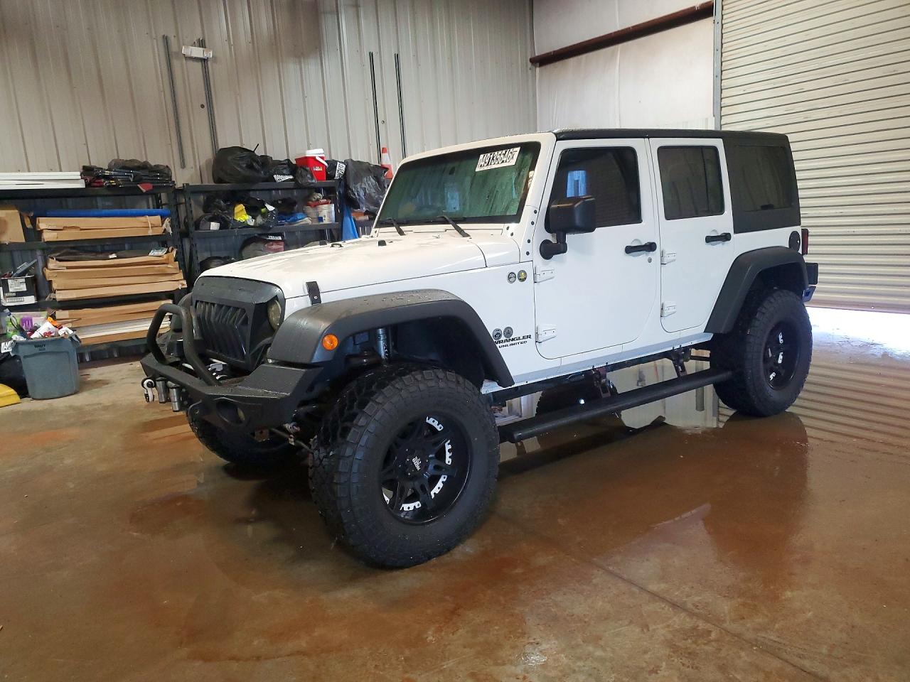 Salvage Jeep Wrangler Image