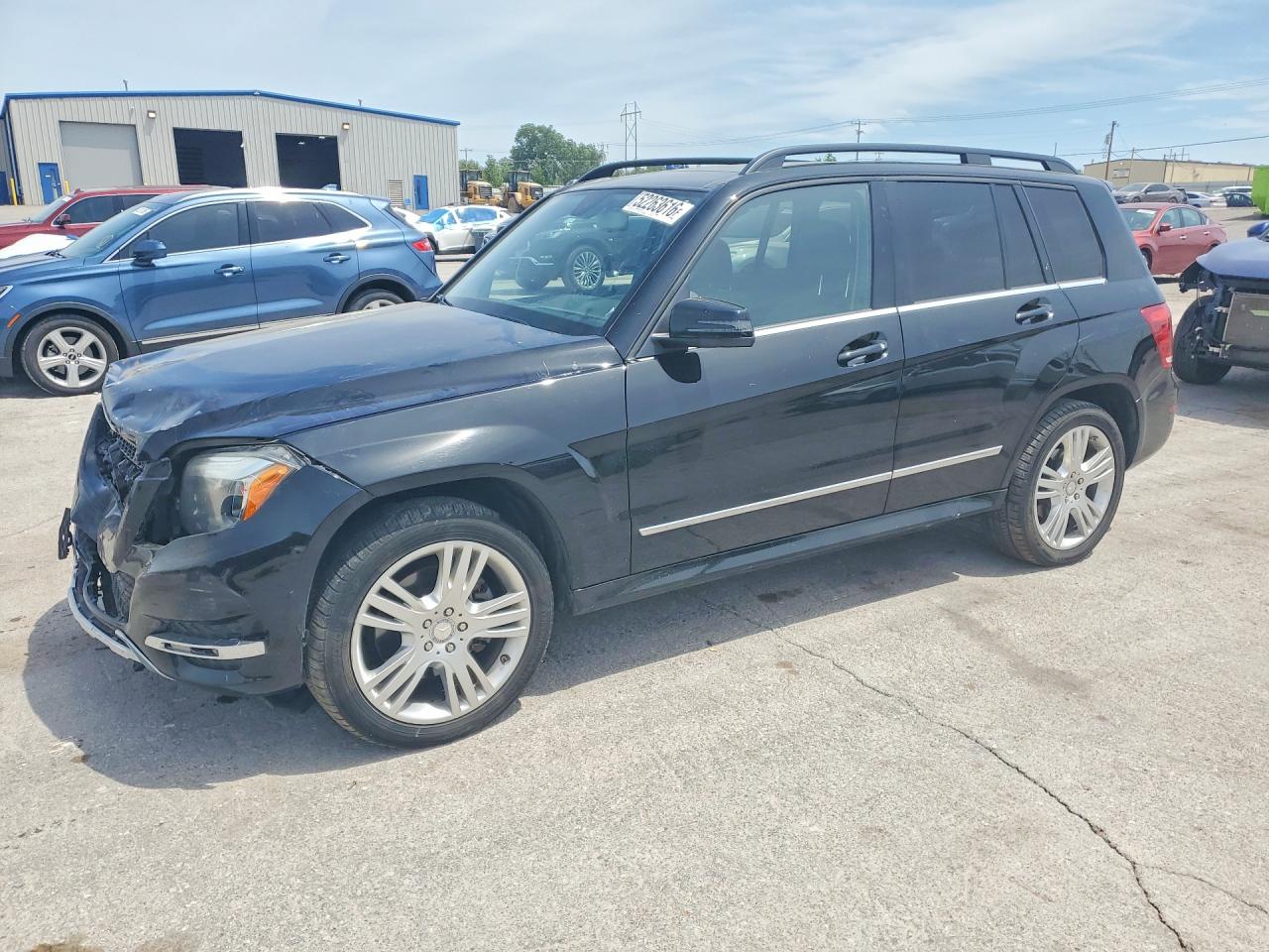 Salvage Mercedes-Benz GLK Image