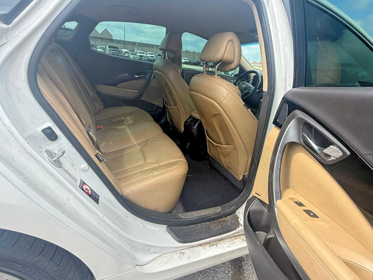 Hyundai Azera Base