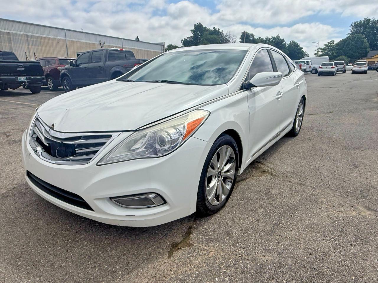 Hyundai Azera Base