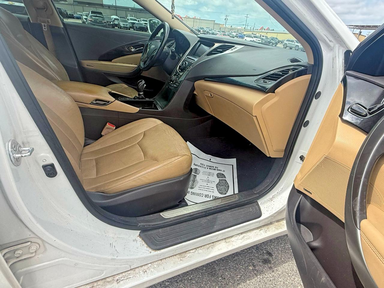 Hyundai Azera Base