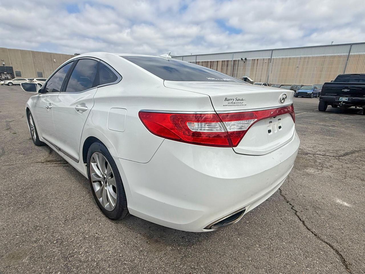 Hyundai Azera Base