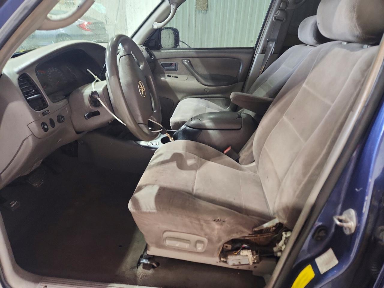 Toyota Sequoia Sr5