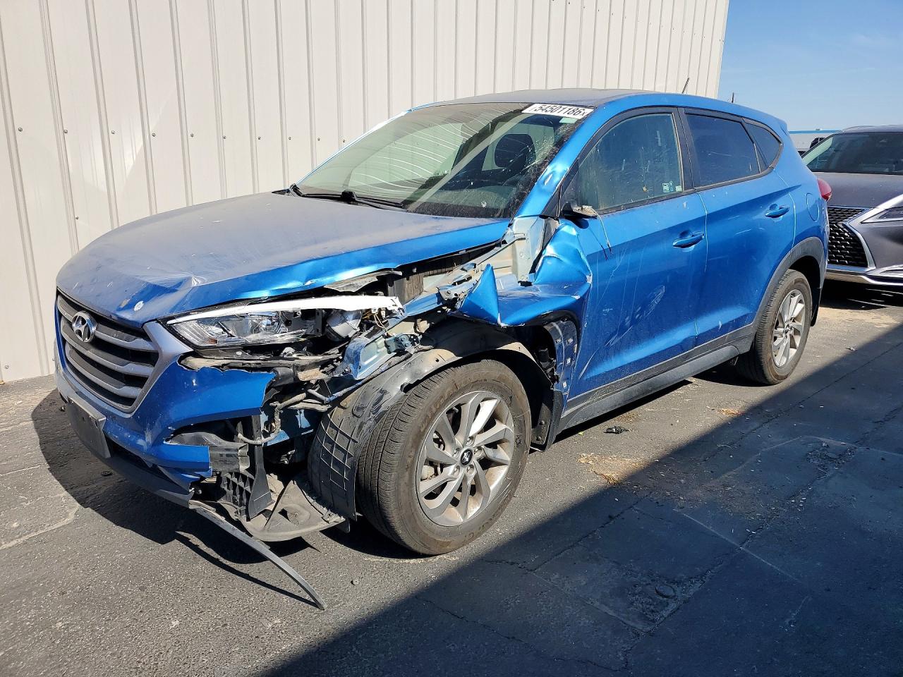 Salvage Hyundai TUCSON Image