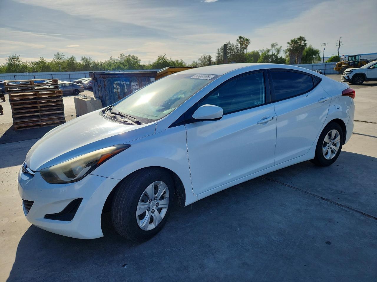 Salvage Hyundai ELANTRA Image