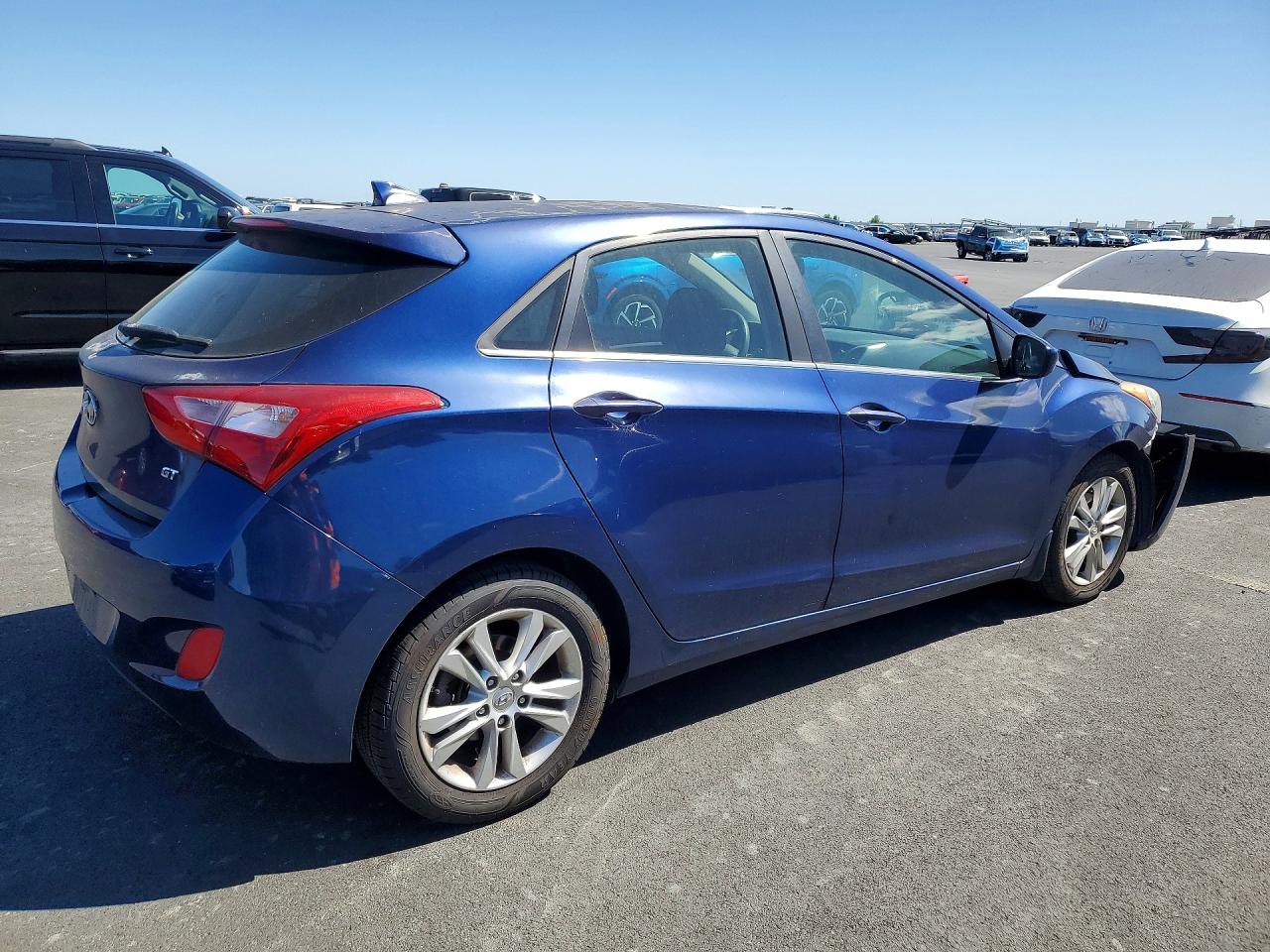 Hyundai ELANTRA Base