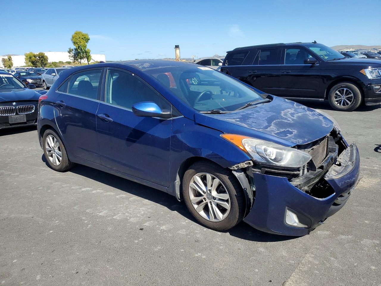 Hyundai ELANTRA Base