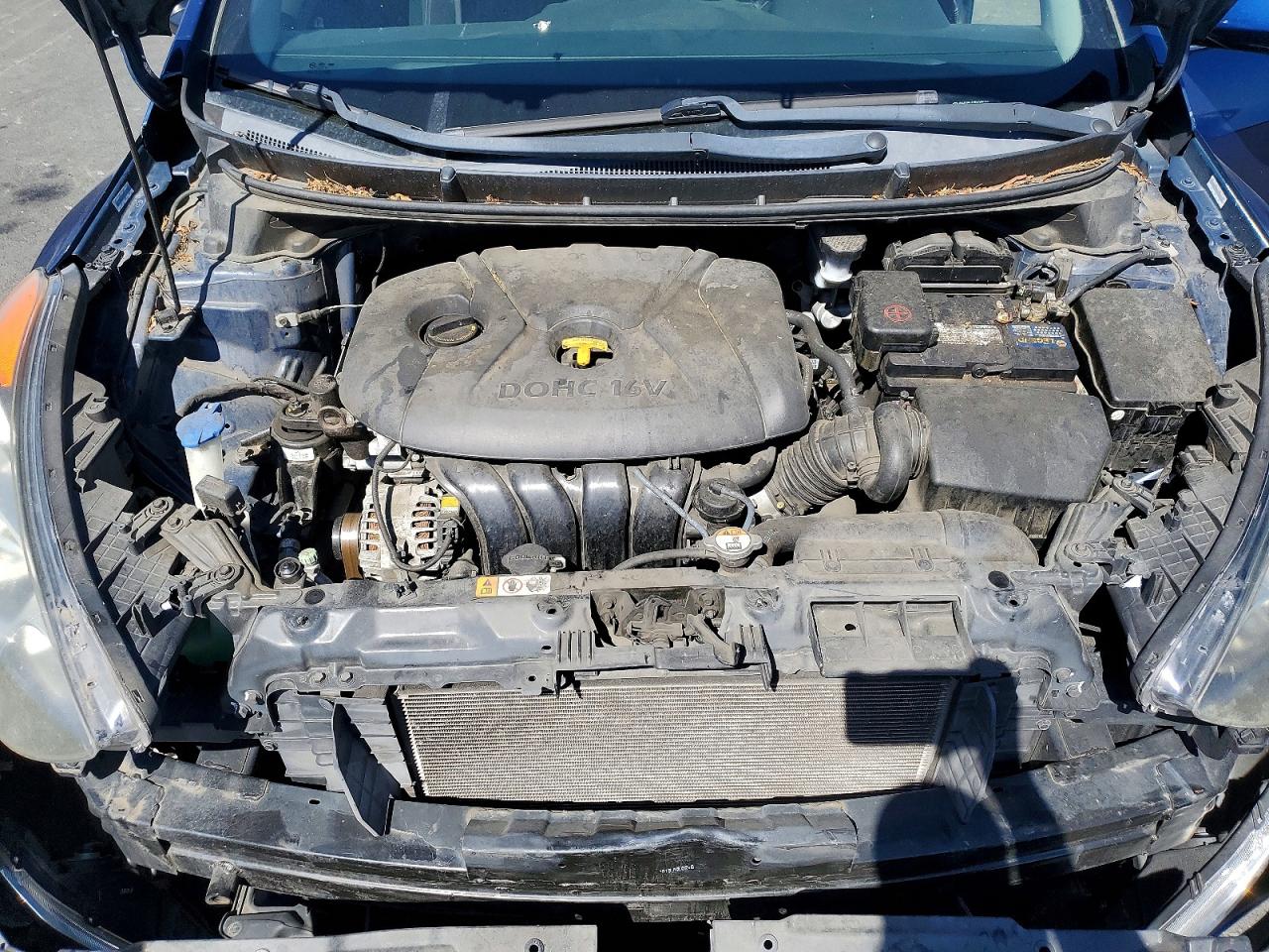 Hyundai ELANTRA Base