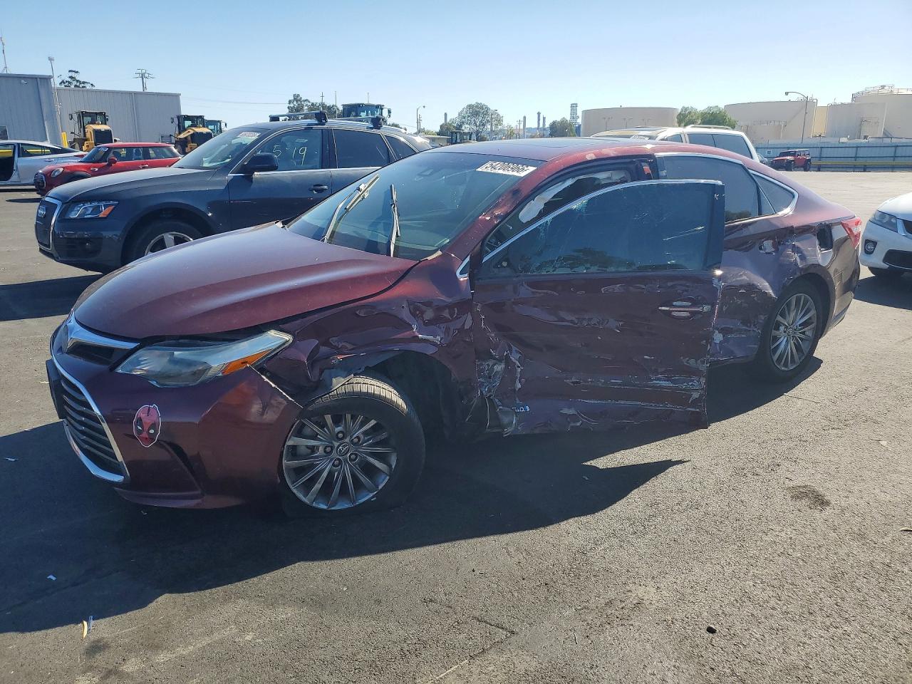 Salvage Toyota Avalon Image