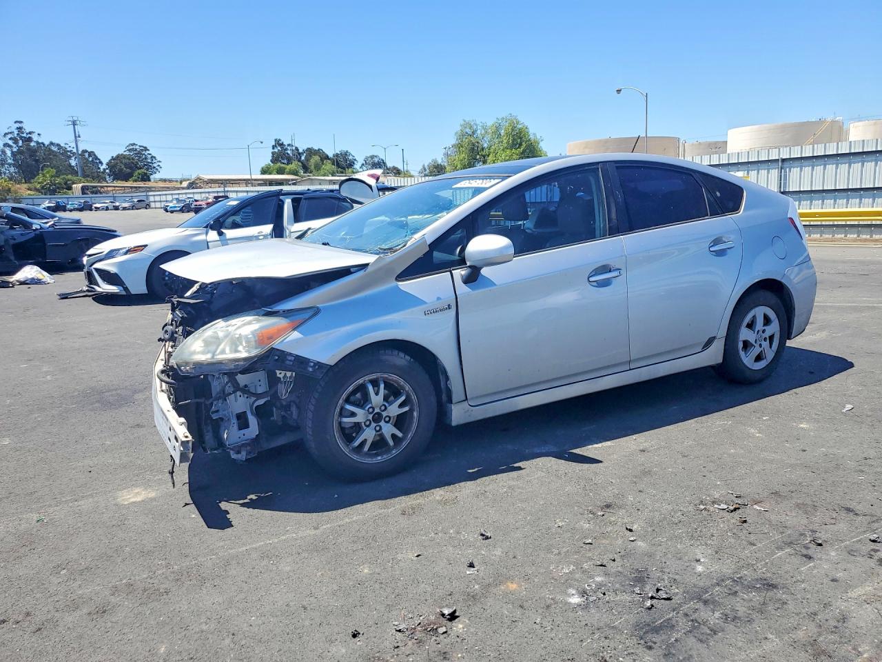 Salvage Toyota Prius Image