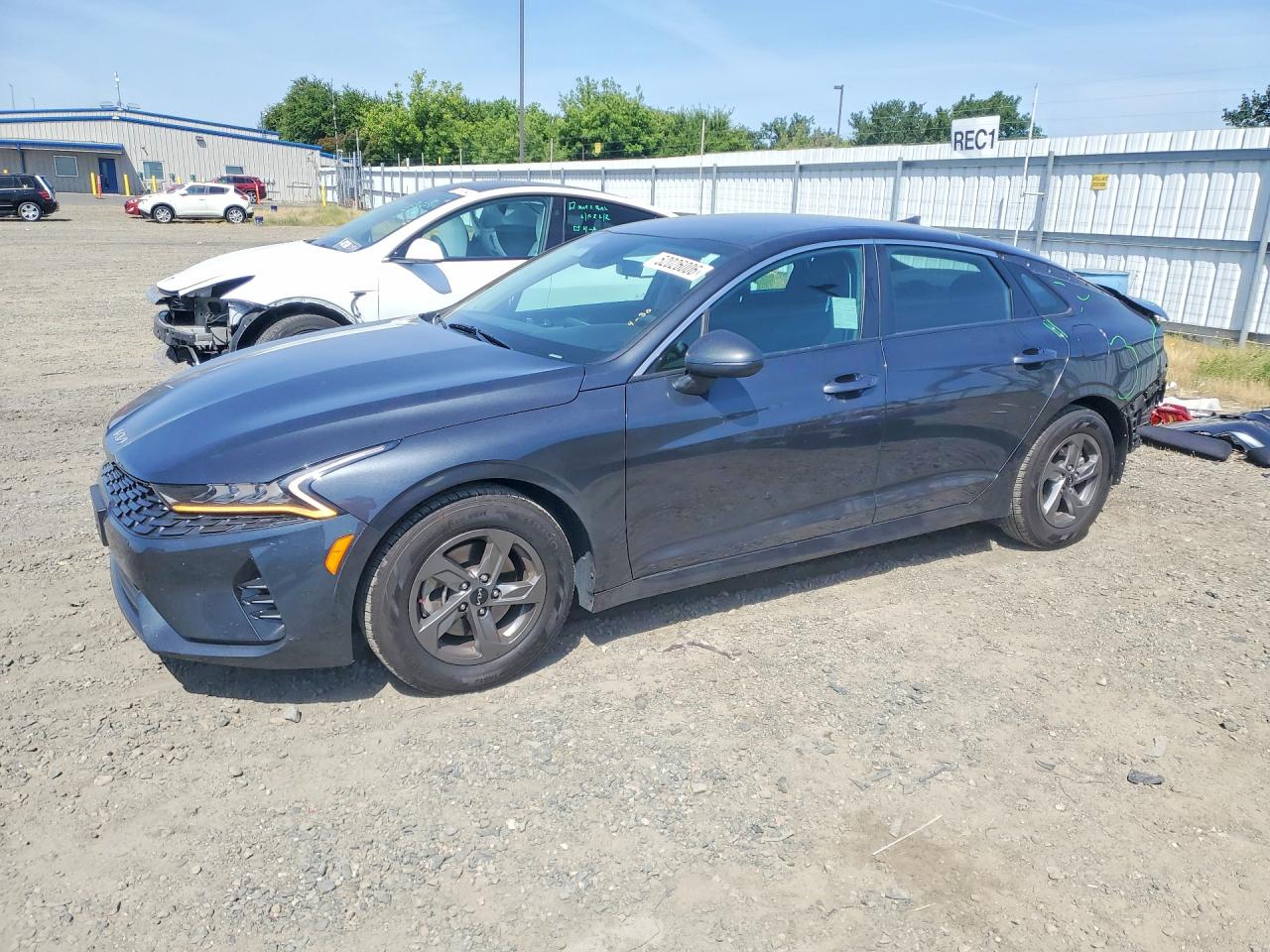 Salvage Kia K5 Image