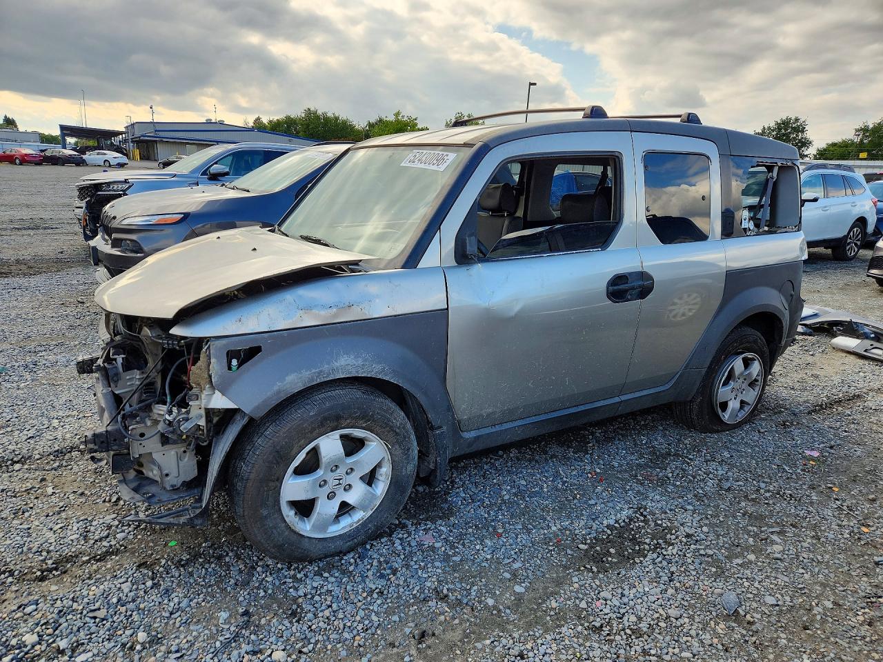 Salvage Honda Element Image