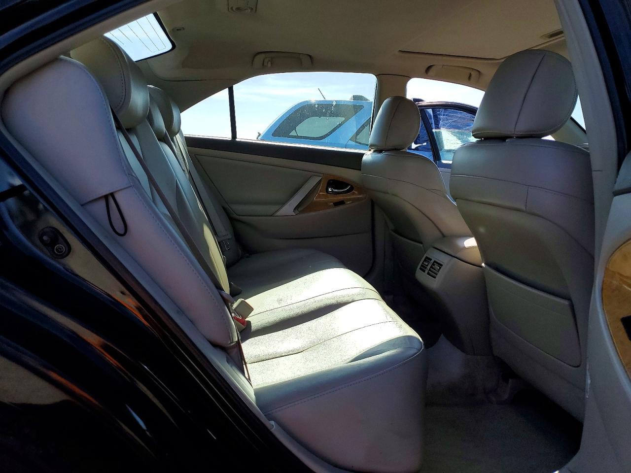 Toyota Camry Xle V6