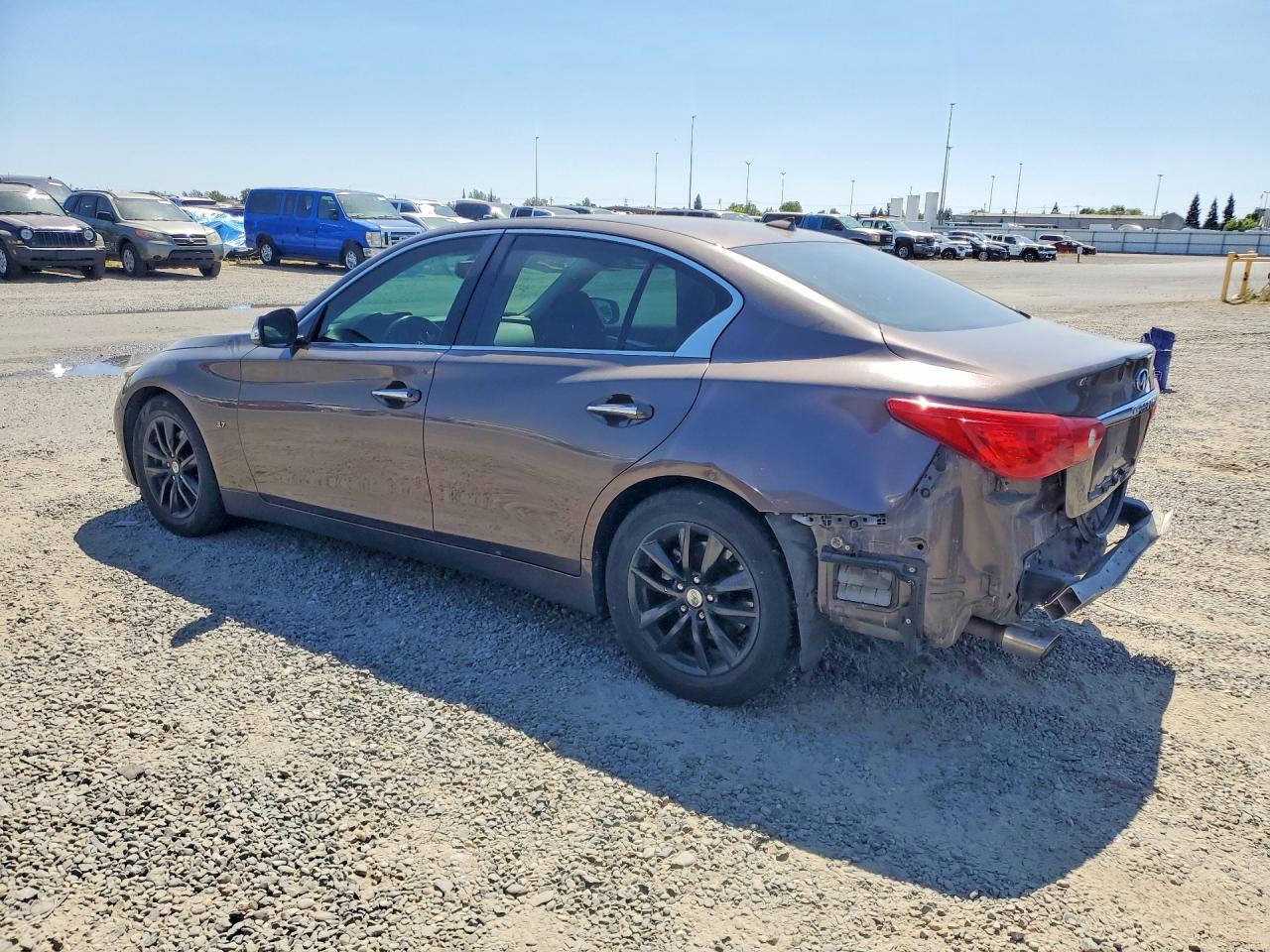 INFINITI Q50 Premium