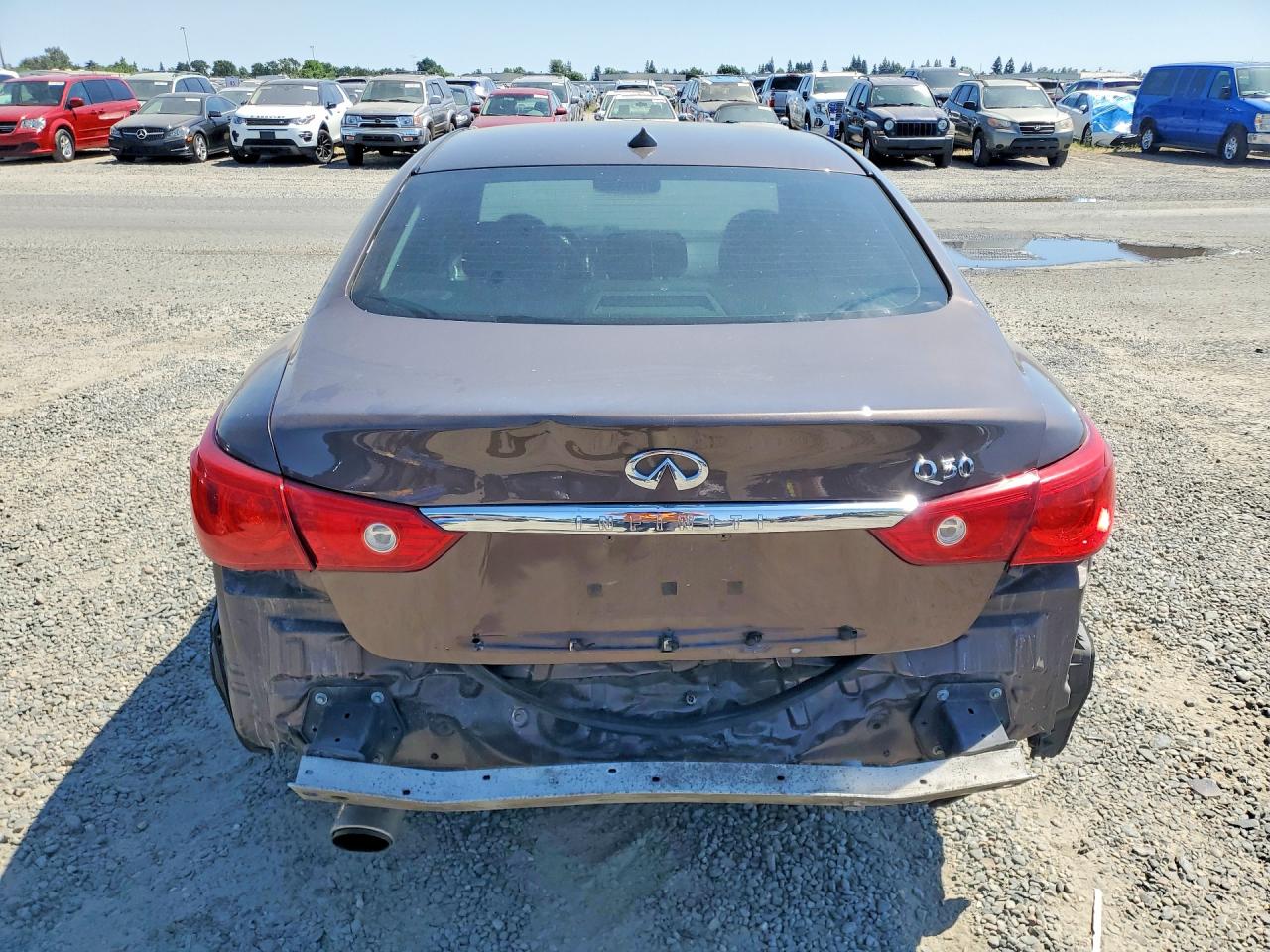 INFINITI Q50 Premium