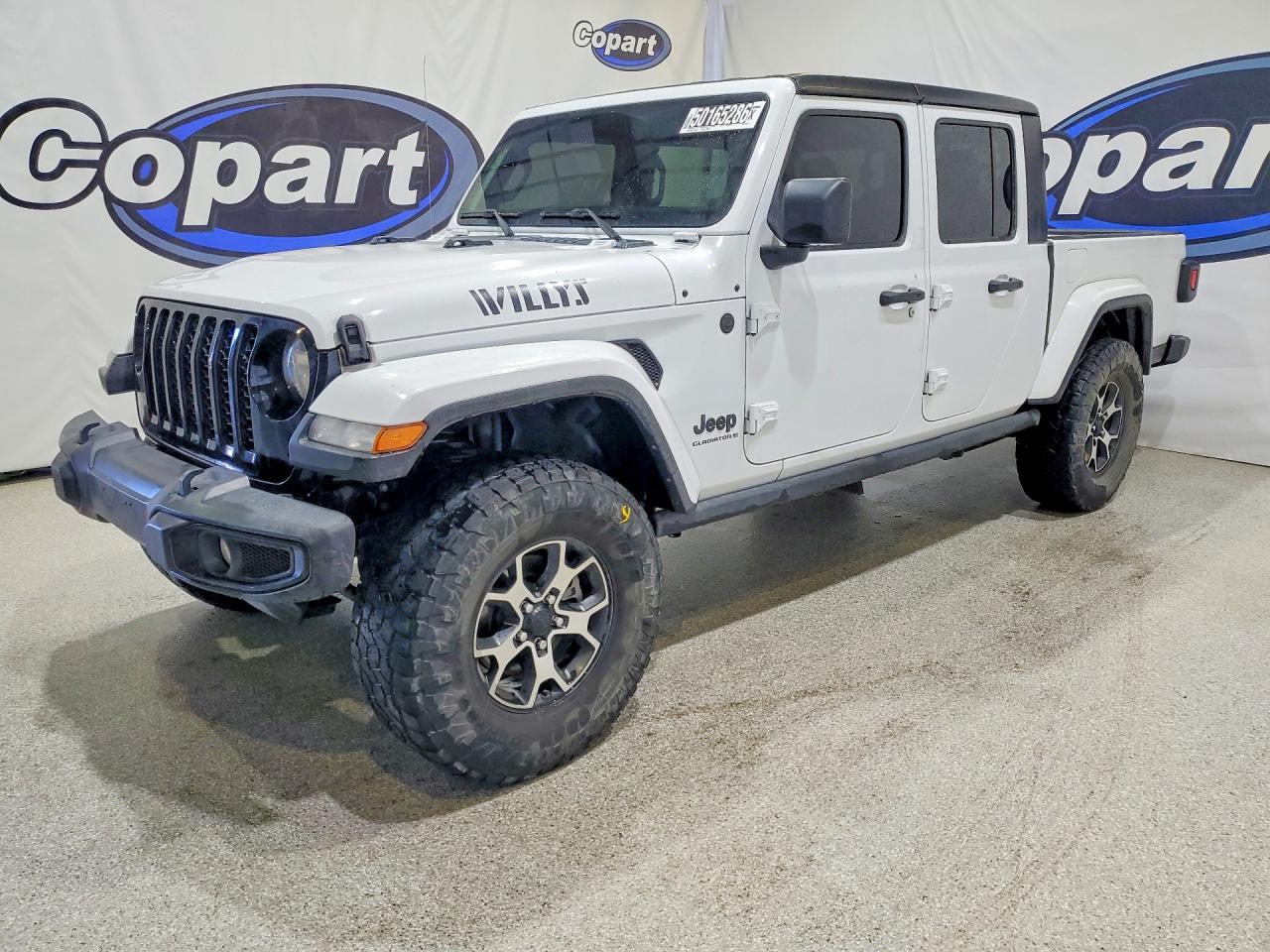 Salvage Jeep Gladiator Image