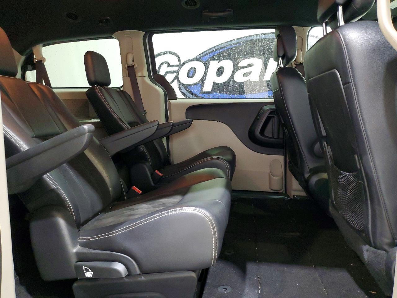 Dodge Caravan Sxt