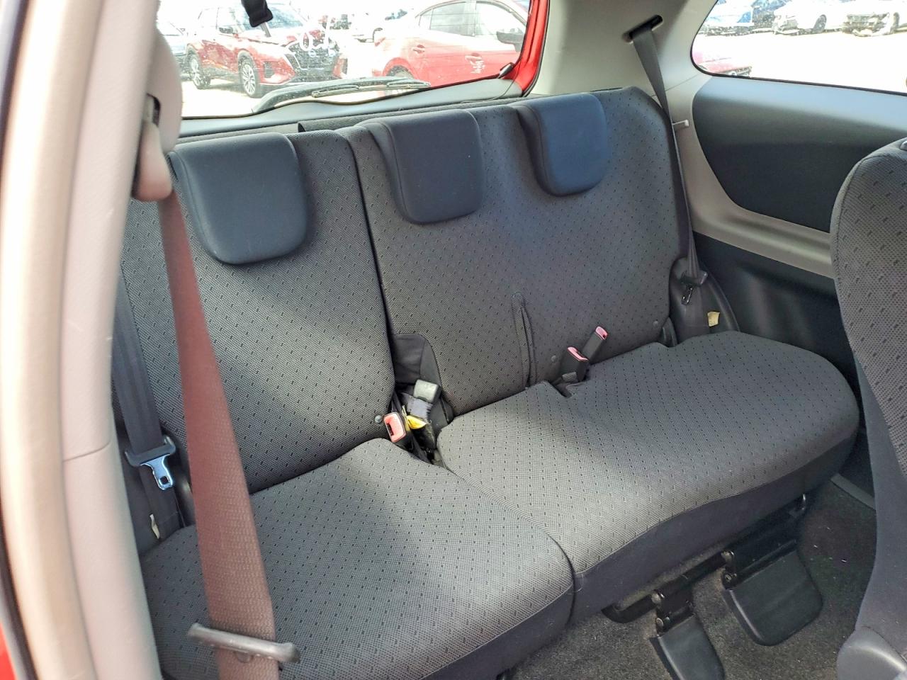 Toyota Yaris Base