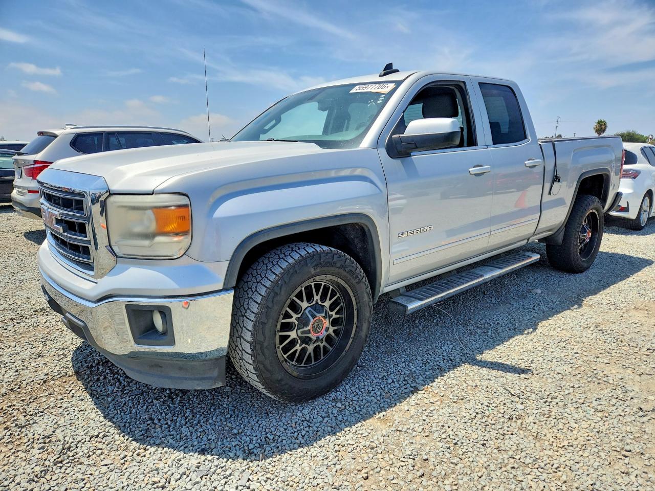 Salvage GMC Sierra Image