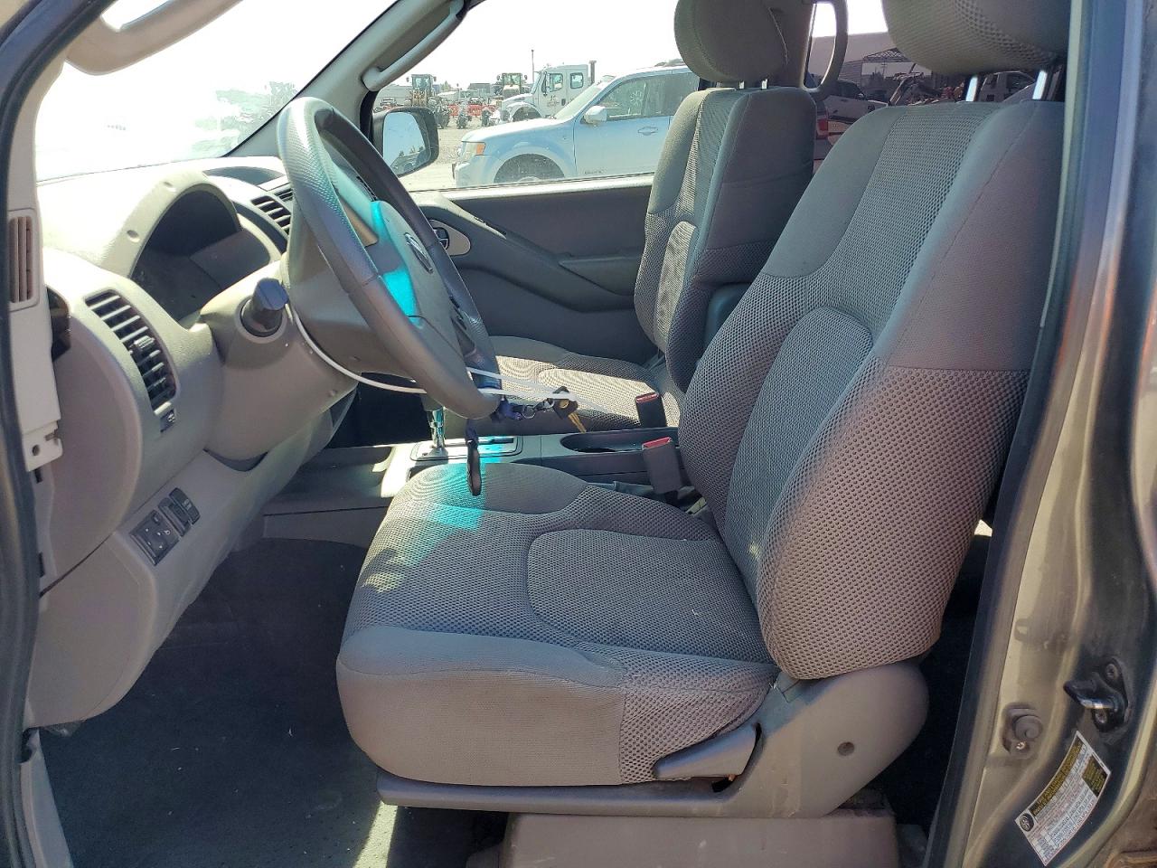 Nissan Frontier Se