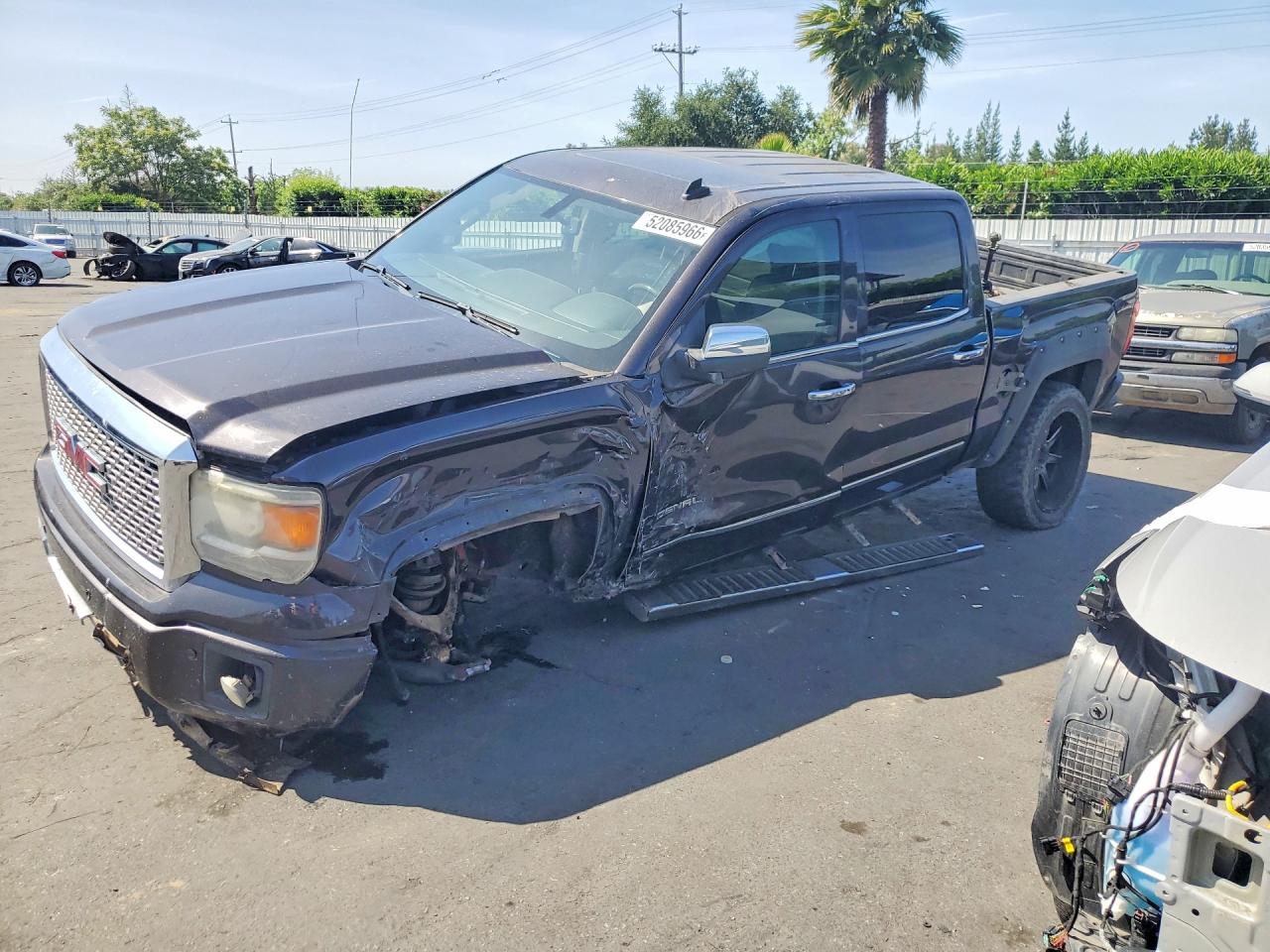Salvage GMC Sierra Image