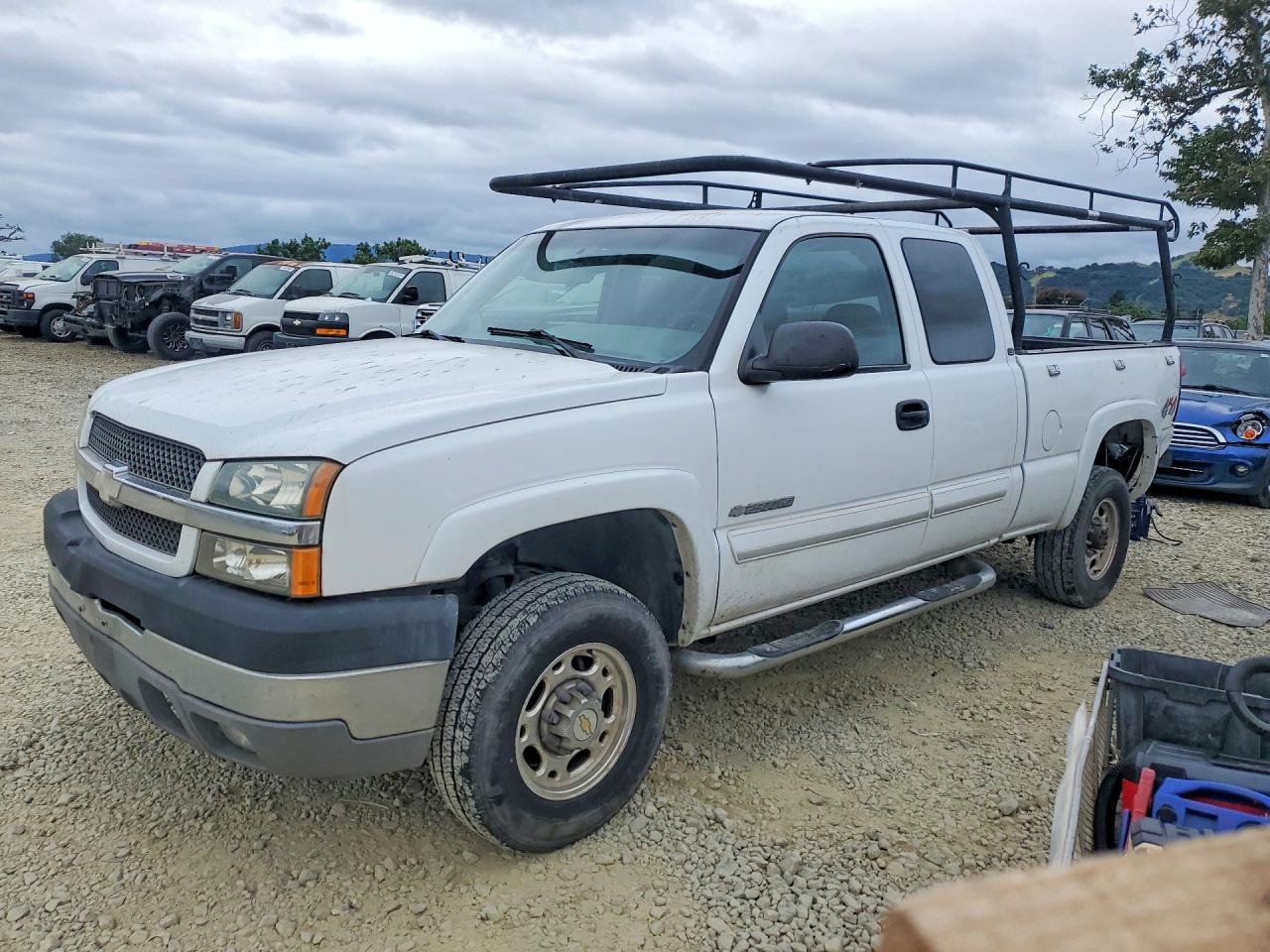 Salvage Chevrolet Silverado Image