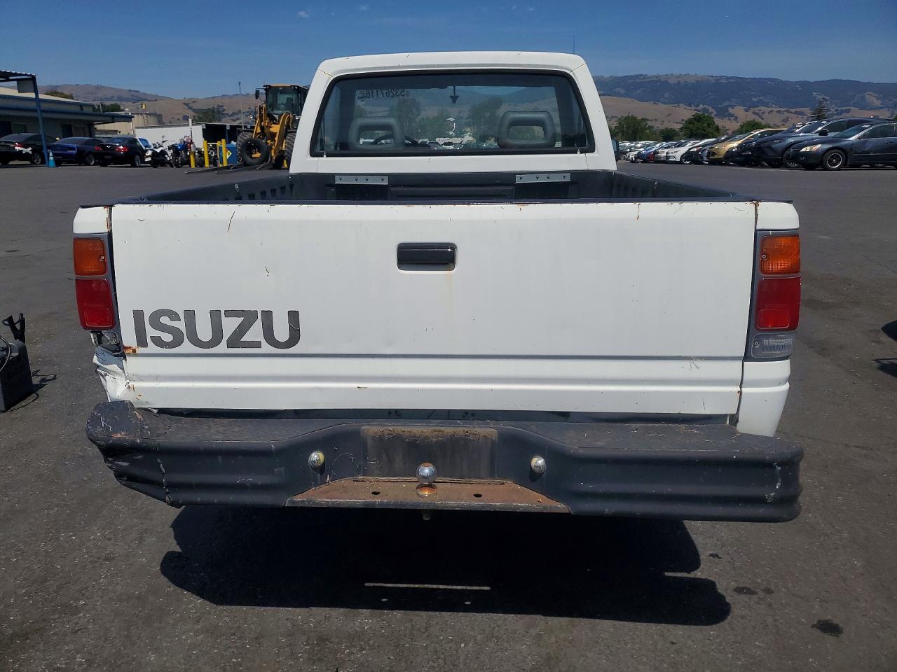 Isuzu Conventional Short Bed