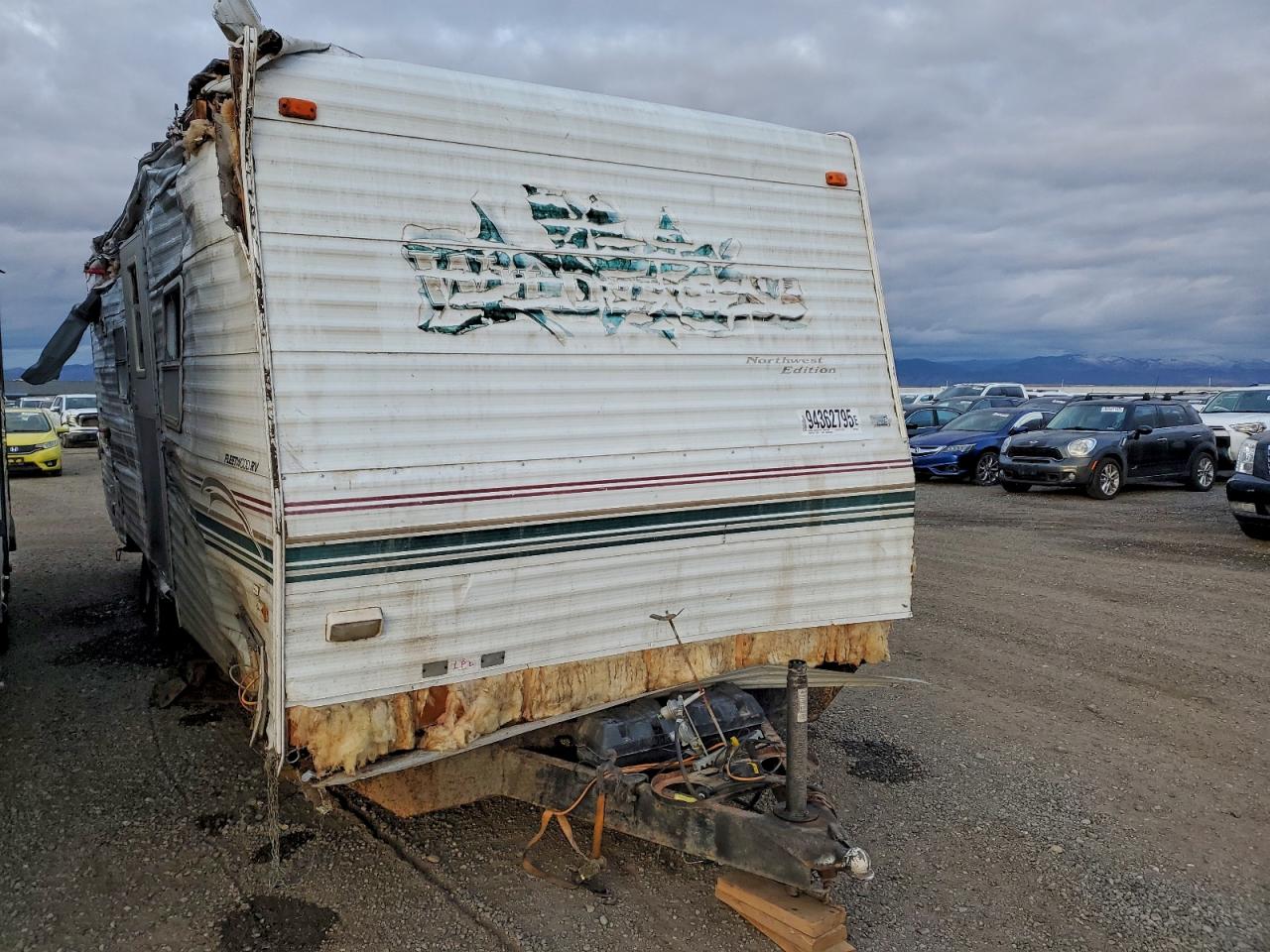Salvage Fleetwood Trailers Image