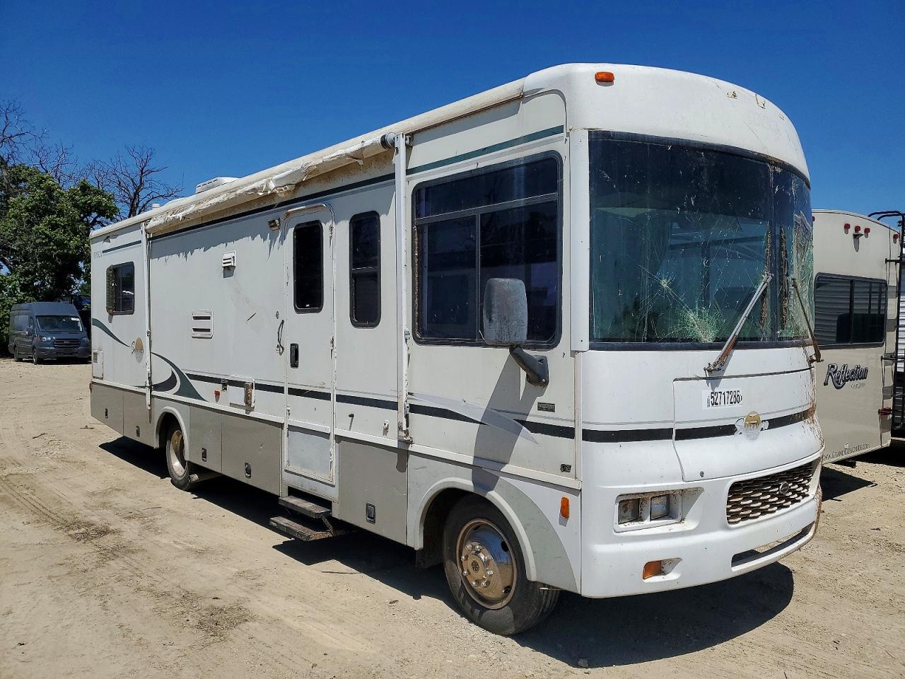 Salvage Ford F-550 Image