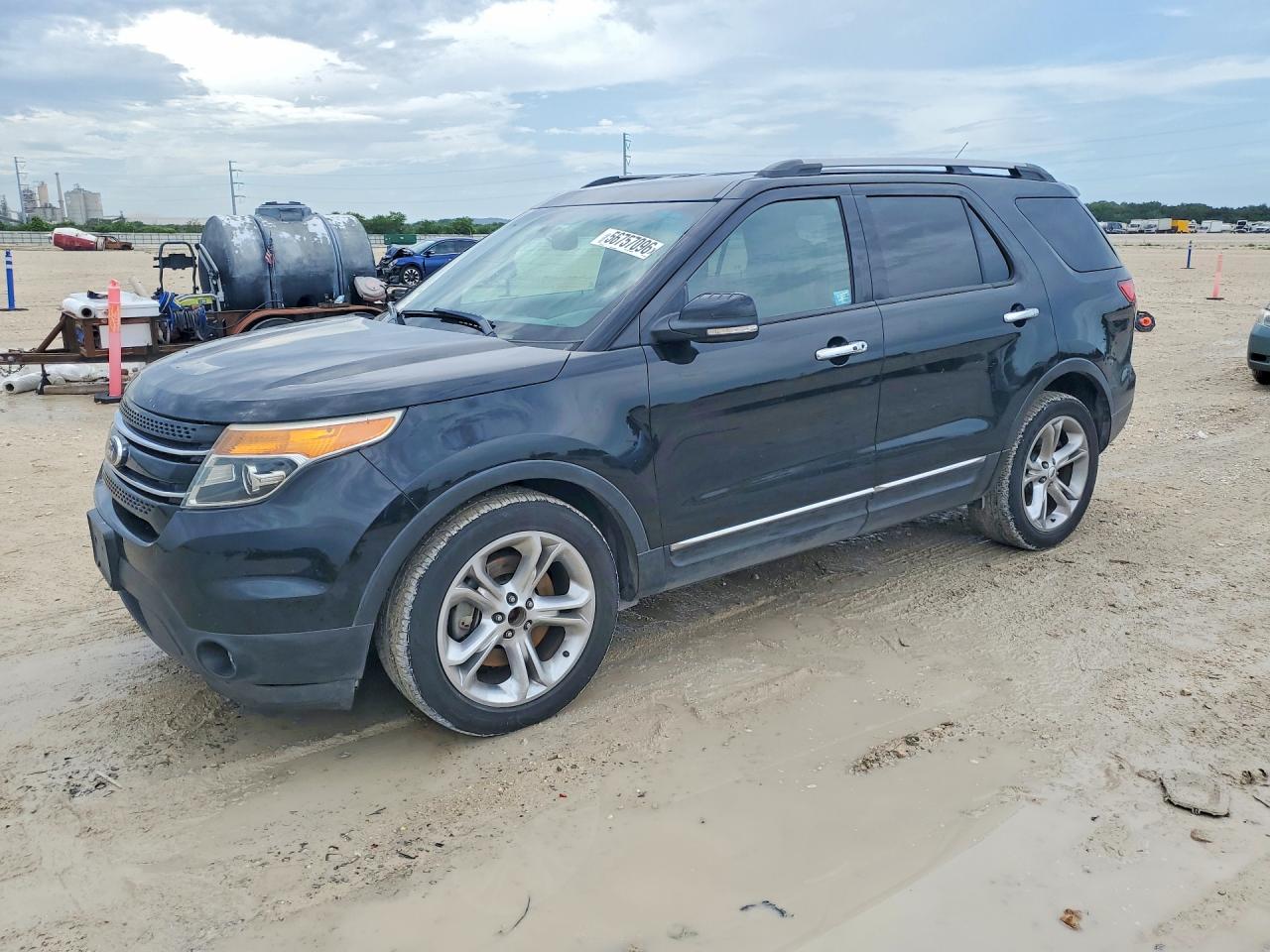 Salvage Ford Explorer Image