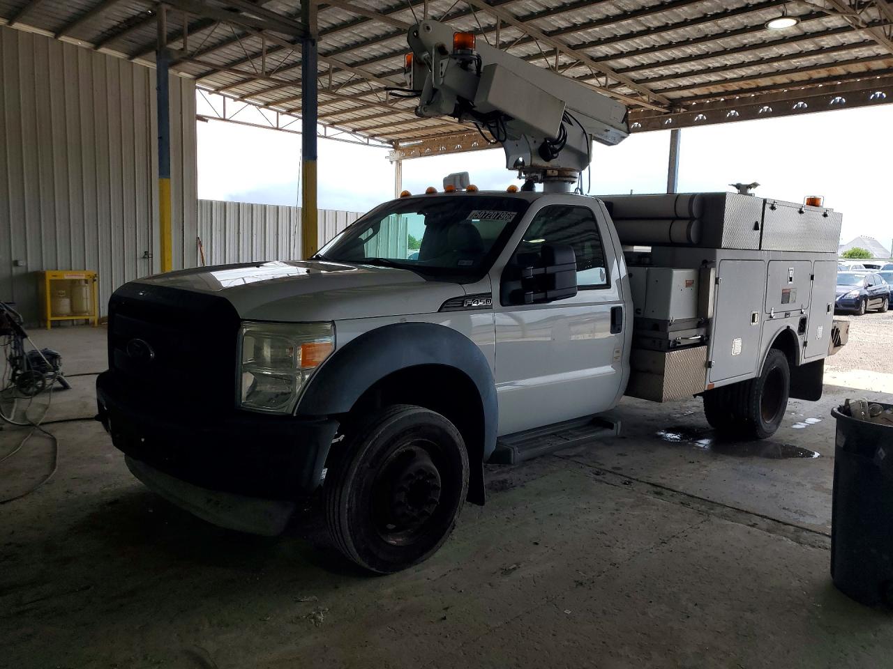 Salvage Ford F-450 Image