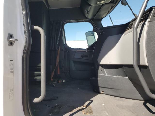 Freightliner Cascadia 126