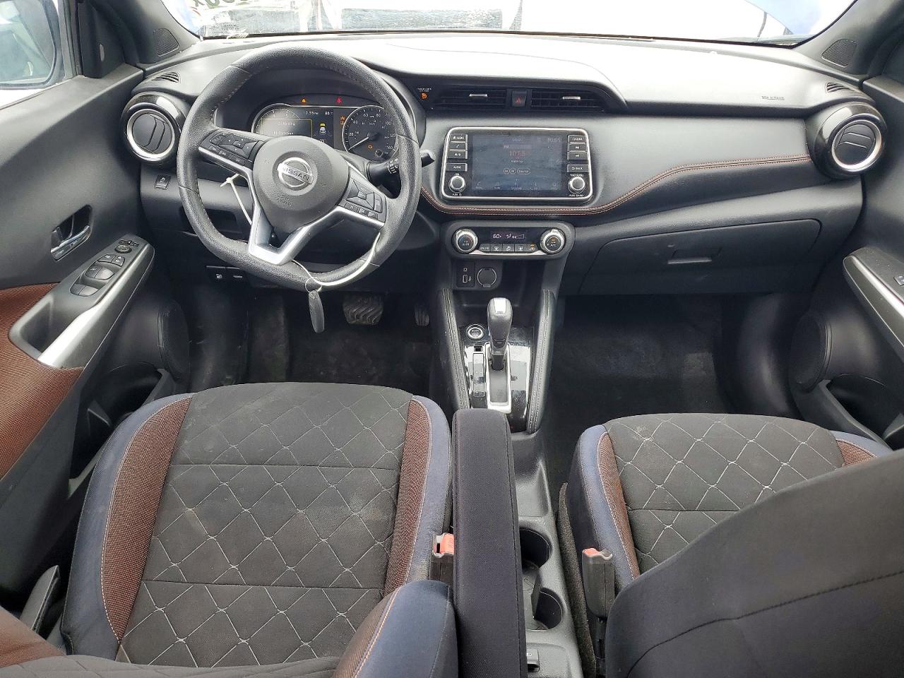 Nissan Kicks Sr