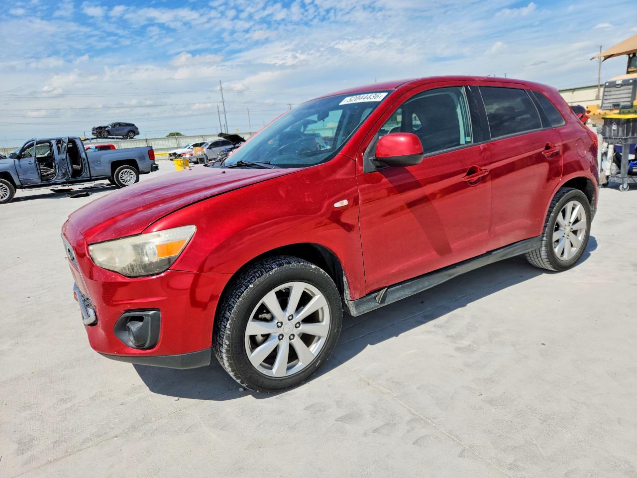 Salvage Mitsubishi Outlander Image