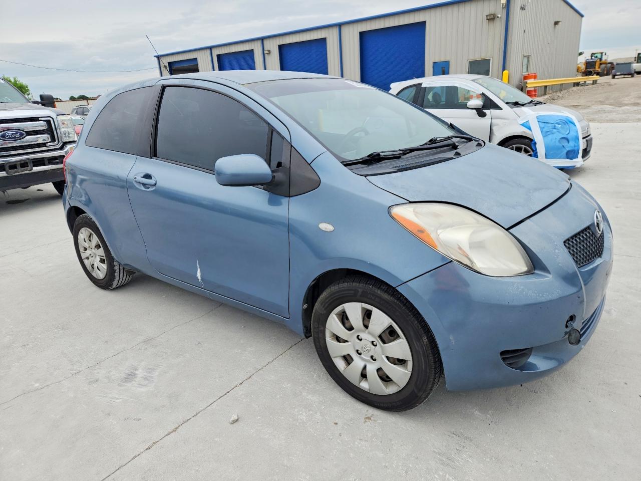 Toyota Yaris Base