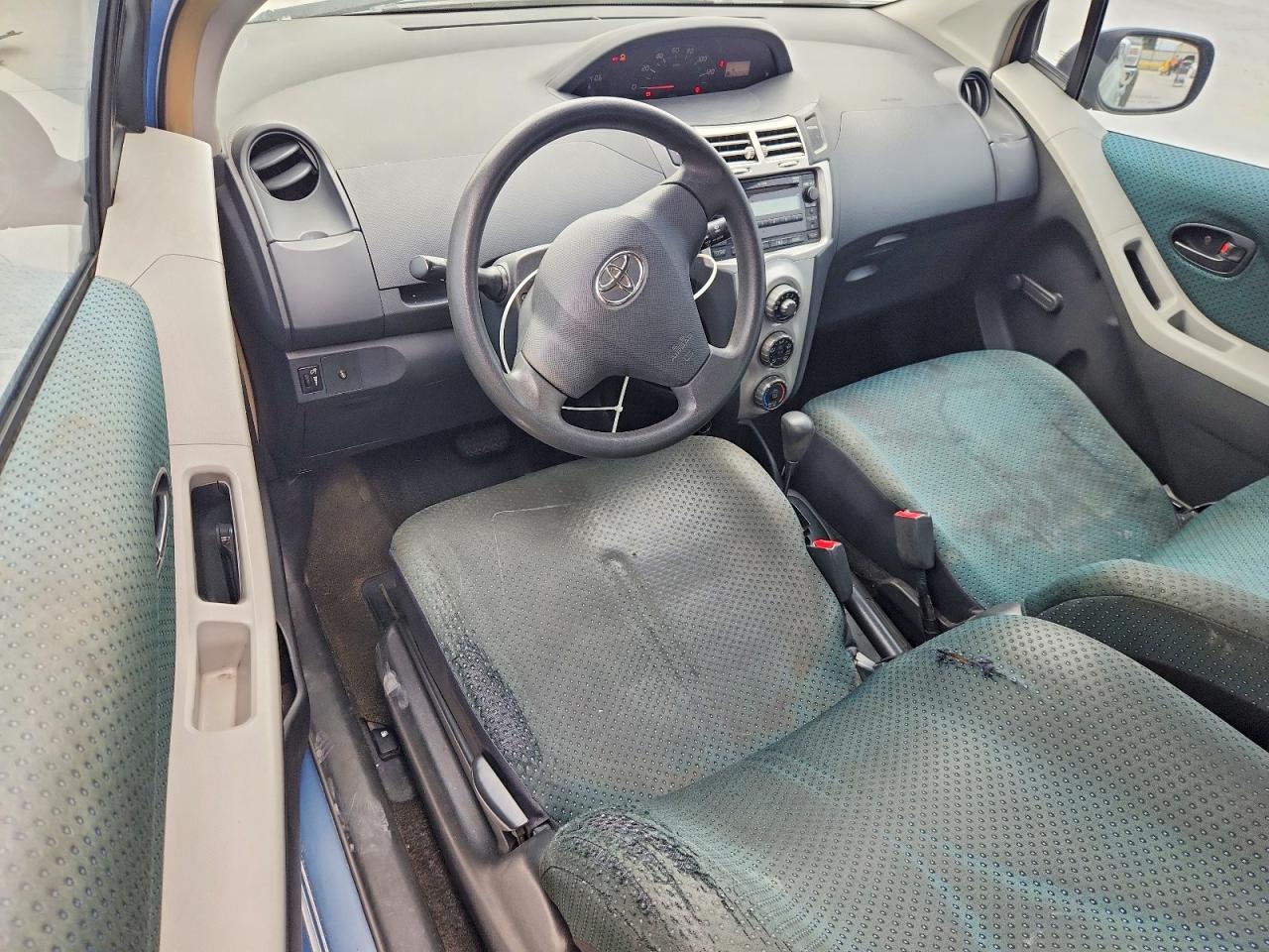 Toyota Yaris Base